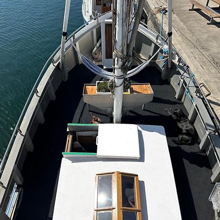 Varra Water - Unique Boat Accomodation - Bornholm - Fjaelstavn Neksø Kültér fotó