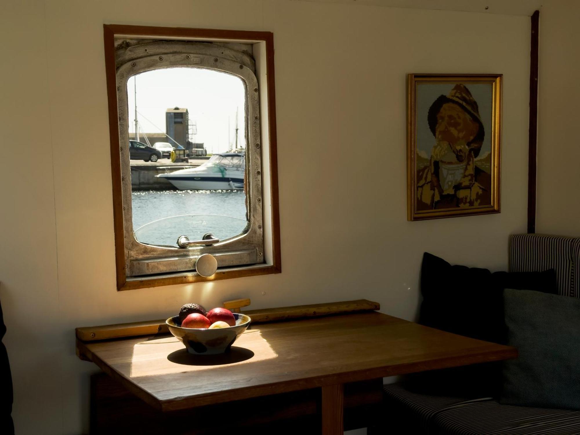 Varra Water - Unique Boat Accomodation - Bornholm - Fjaelstavn Neksø Kültér fotó